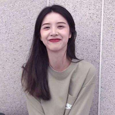 章子怡晒两个女儿照片,网友:大女儿和私下差别太大